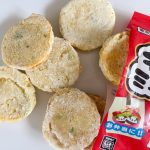「キャベツたっぷり!ミニお好み焼」は、手のひらサイズのお好み焼きが10枚入って税込購入価格が213円