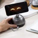 AIパートナー「Loona Deskmate」はいつでも目が合う相棒