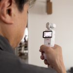 3軸メカニカルジンバルを搭載した手持ちカメラが空を飛ぶ！