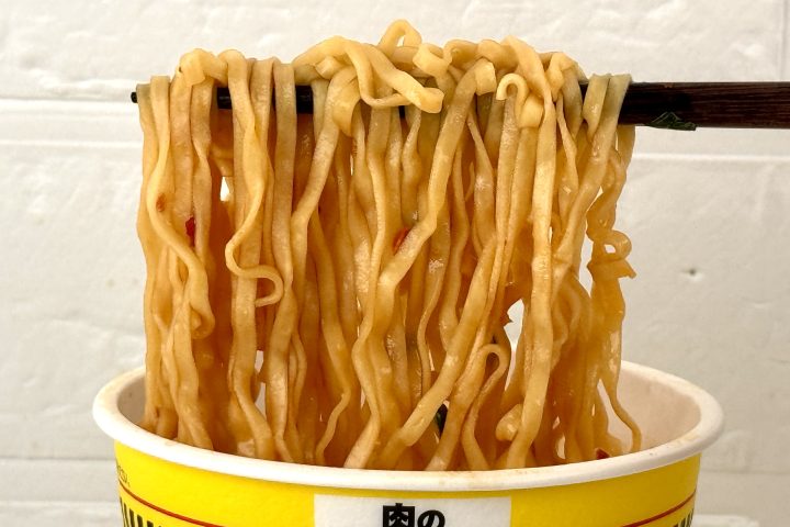 【1位はにんにく×麻辣のガツンと系カップヌードル】3万食を食べたマニア厳選!“越境ハイブリッド”な秋の新作カップ麺ベスト3を徹底解説