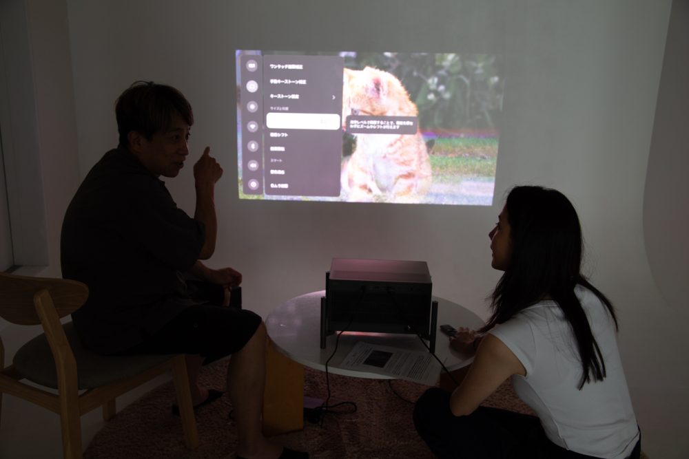 XGIMIが培ってきたのは、光学・映像処理・レーザー・設置の技術。そのすべてを、妥協なく一台へ集約したのがTITAN Noir シリーズです