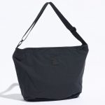 エラデザインズ「BLACK WIDE SHOULDER BAG」¥7,480/16ℓ/H34×W51×D15㎝
