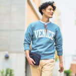 クラッチスタイルで気分よく街歩き!