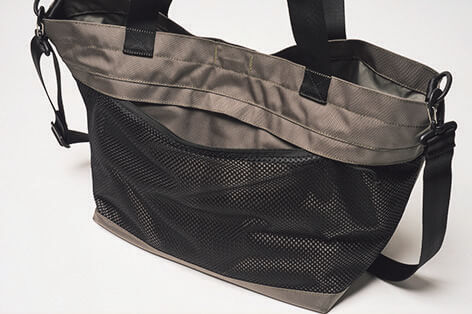 大型のメッシュポケット