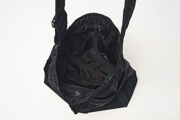 マグネット留めも装備