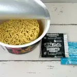 第2位 【マニア絶賛】近大まぜそばなど！汁なしカップ麺ベスト3