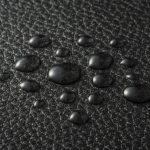 上質さと耐久性を両立する本体素材