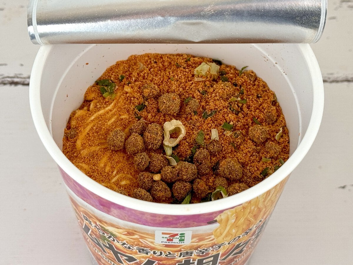 セブンプレミアム
トムヤム担々麺/中国とタイの国境を越えた、まさに越境ハイブリッド