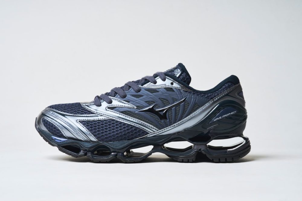 ソールのインフィニティ ウエーブは軽量で柔軟性のあるソールで、安定性とグリップ力を兼備