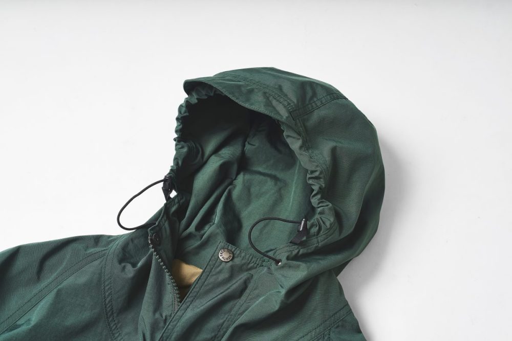 フィット感を高めるアジャスター付き