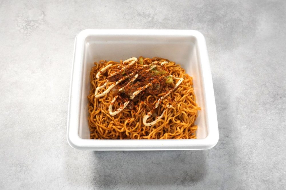 明星食品 明星 一平ちゃん夜店の焼そば 大盛 バーベキュー味