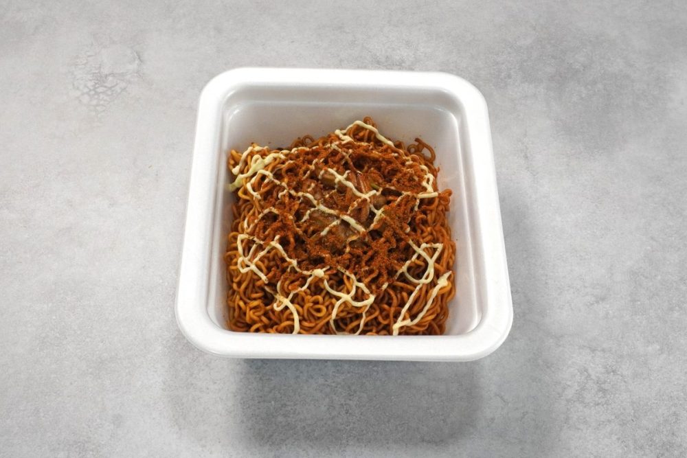 明星食品 明星 一平ちゃん夜店の焼そば 30種のスパイス香るソース味