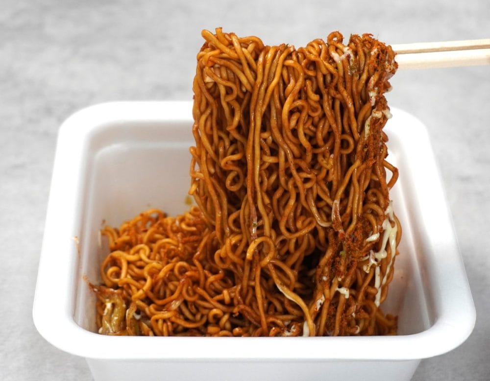 明星食品
明星 一平ちゃん夜店の焼そば 30種のスパイス香るソース味