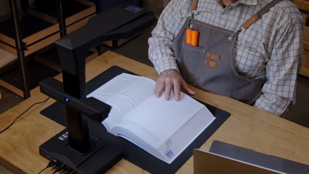 1ページを1秒でスキャン完了し、本のページをめくるとセンサーが検知して、次のページを自動でスキャン