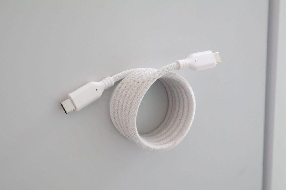 マグネットが付く場所に貼り付けられるのは超便利