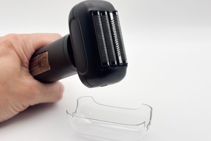 【粗悪品or極上品?】1980円に驚き!ブラックフライデーで買った4枚刃電動シェーバーの実力はホンモノか!?体験レポ