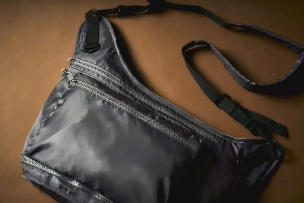 第2位　【ワークマンの凄すぎるバッグ】開けると驚きの収納力！「1,900円の一軍ショルダーバッグ」の実力をスタイリストが徹底解説