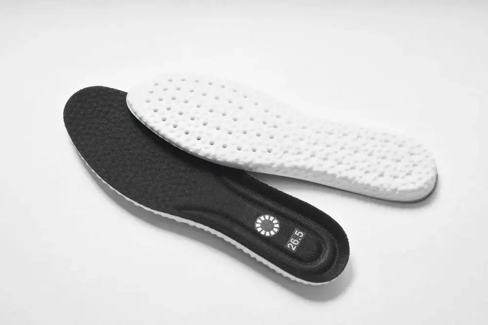 第1位　【ワークマンの究極すぎるスニーカー】￥1900はコスパ最高！通勤も快適な「ふかふかインソールの大人顔」をスタイリストが徹底解説