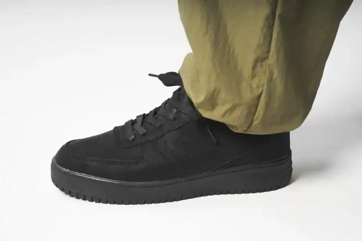 ワークマン「1900円」のすごい大人顔シューズ、ニューバランス“別格すぎる”新作…ほか【スニーカーの人気記事ランキングベスト3】(2025年11月版)