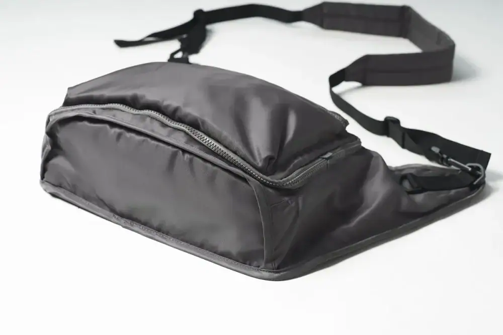 第2位　【ワークマンの凄すぎるバッグ】開けると驚きの収納力！「1,900円の一軍ショルダーバッグ」の実力をスタイリストが徹底解説