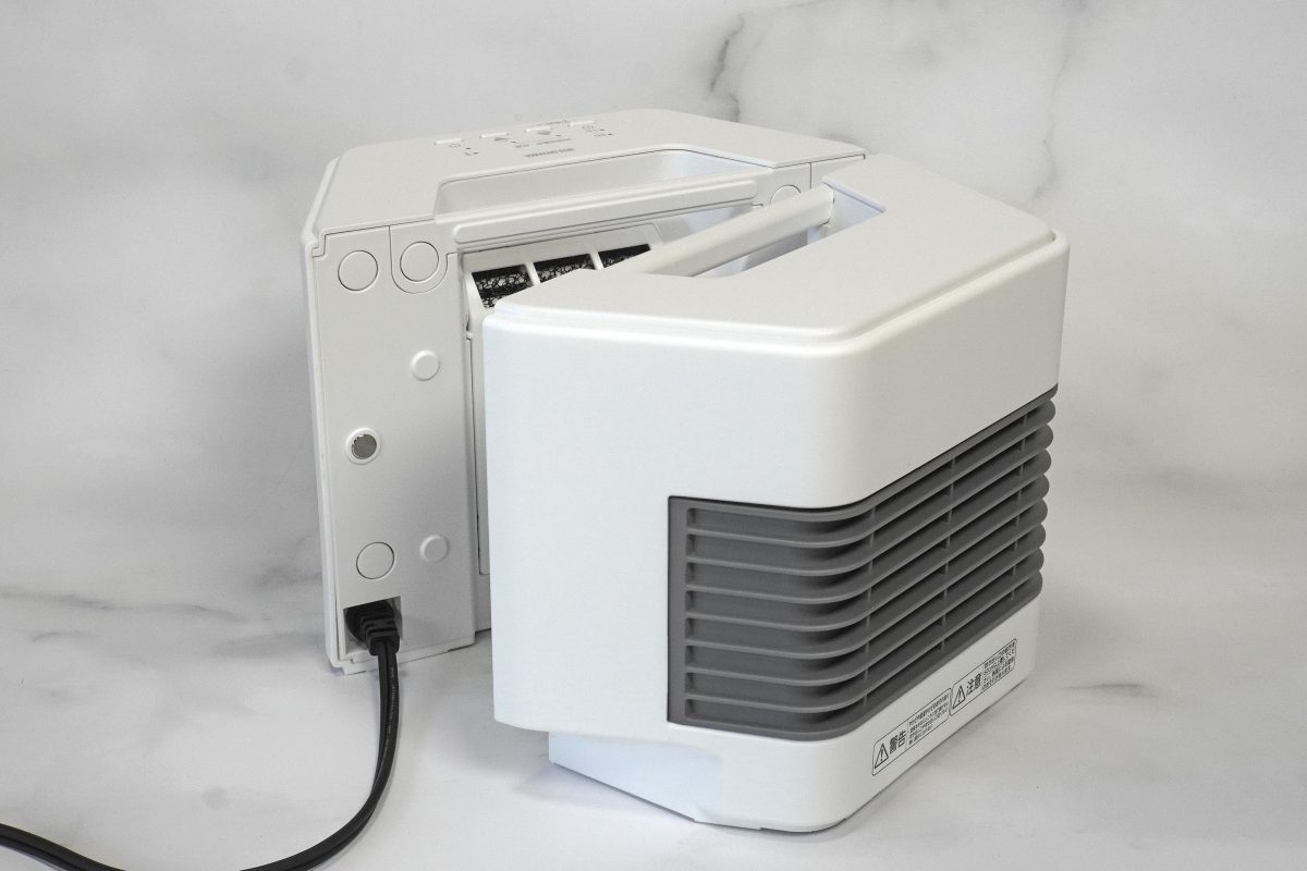 アイリスオーヤマ
セラミックファンヒーター ツインセラ　ACH-MN12A
