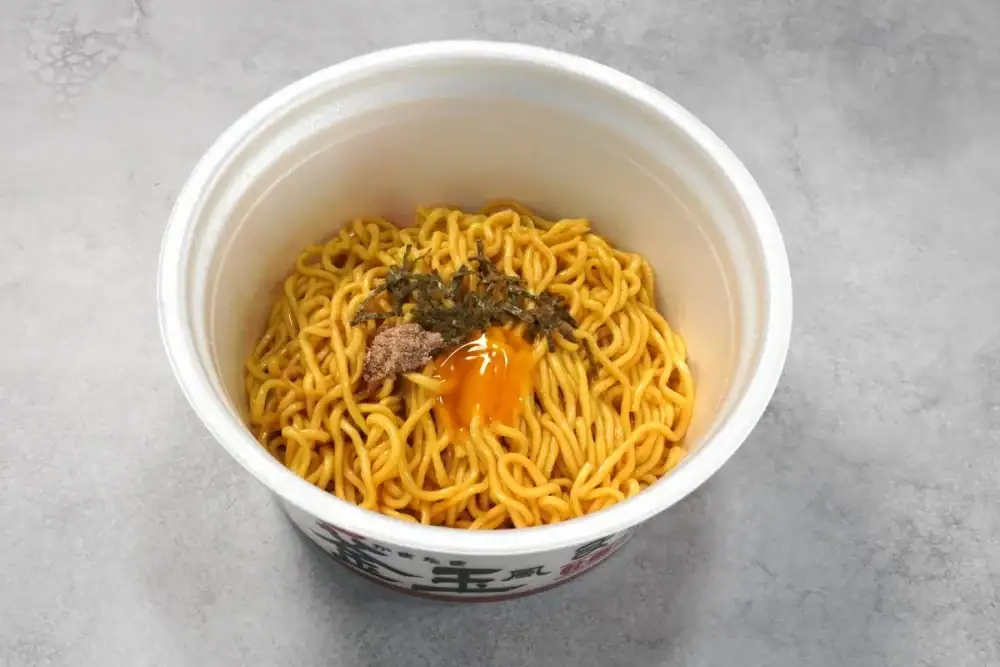 第1位　「このカップ焼きそば、ガチでうますぎる」10月に食べてよかった注目作ベスト3【1位は30種のスパイスが麺にからみつくド迫力】