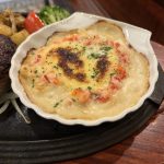 寒い冬に嬉しいアツアツのグラタンには、国産紅ずわい蟹をたっぷりと