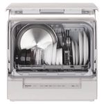 2人分の食器も調理器具も入る