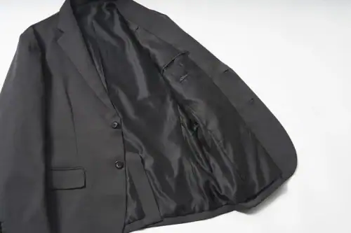 ワークマンの「上下で6,800円は驚愕」帝人の機能素材スーツ、ユニクロの“ちょうどいい”万能ジャケット…ほか【ビジネスグッズの人気記事ランキングベスト3】（2025年12月版）