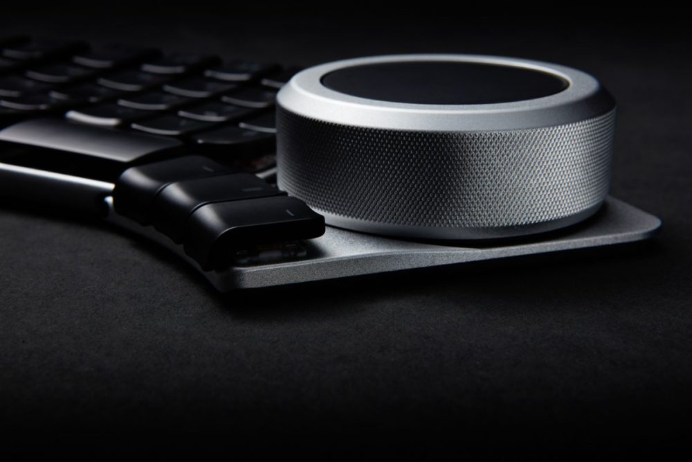 航空業界で使用される高品質アルミニウムをはじめ、厳選された素材を採用