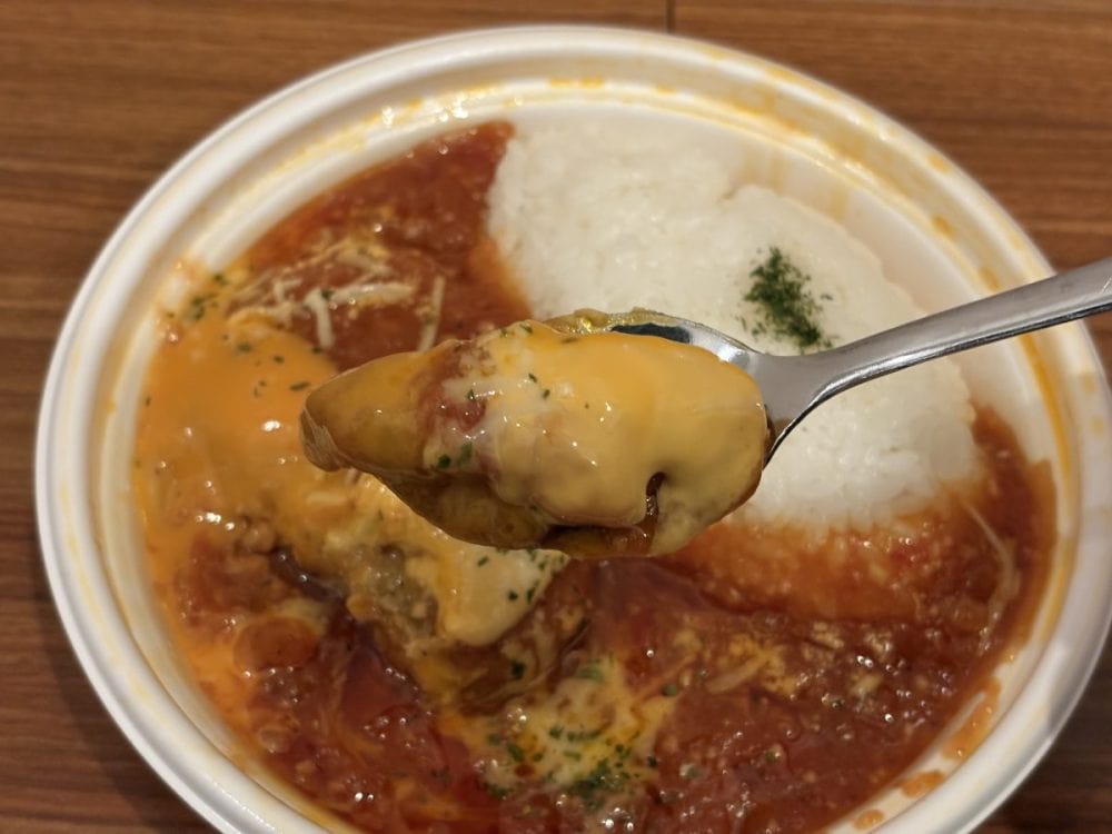 蓋を開けた瞬間、にんにくのパンチのある香りが、ふわっと漂うのがインパクト大