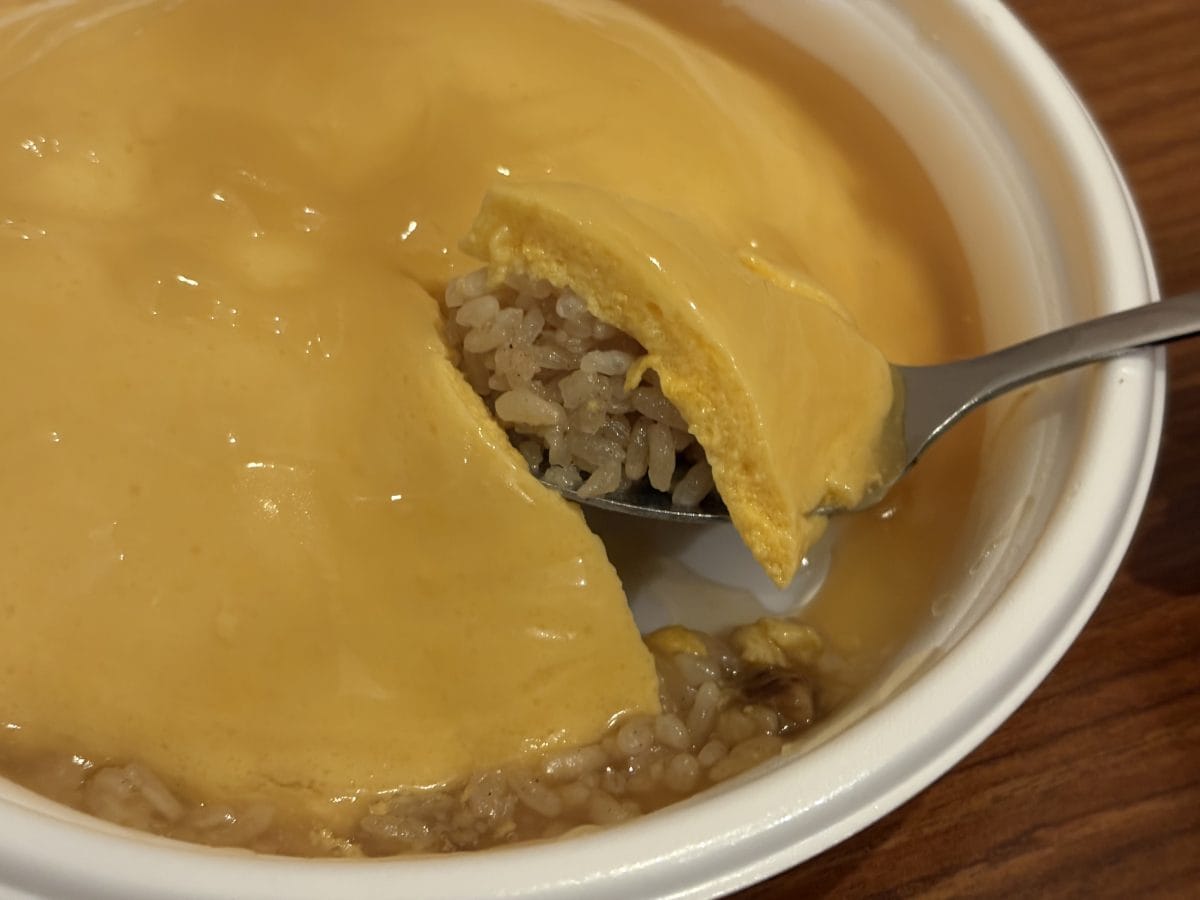 &ldquo;たまごの布団&rdquo;という表現が似合うくらいふかふかで、贅沢な仕上がり