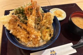 【1090円】てんやの「早春海老天丼」は海老が旨いのは当然！ 旬の「芽キャベツ」も主役級にヤバい…進化した“麺つゆ”と合わせて実食レポ