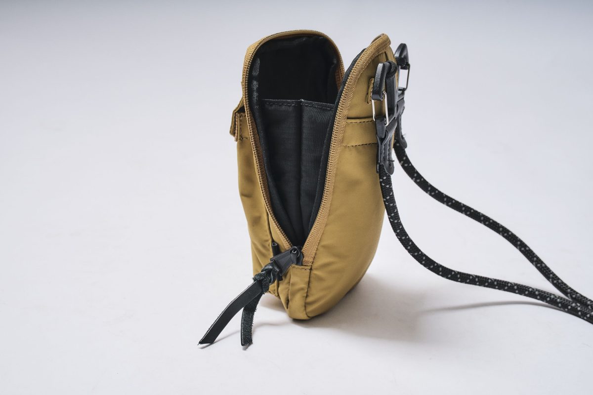 1万円以下の手ぶらショルダー】驚異の2,970円！“ティッシュ専用