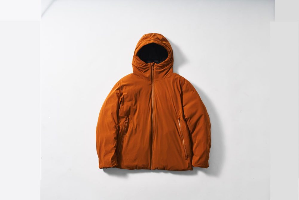 ワークマン　GIGA PUFF フュージョンダウンフーディ