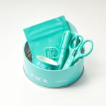 smart５月号 〈POTR〉の缶ケース入りミニ文具8点セット 缶のサイズ：直径約9.9cm（缶の中に文具が全て収納されています）