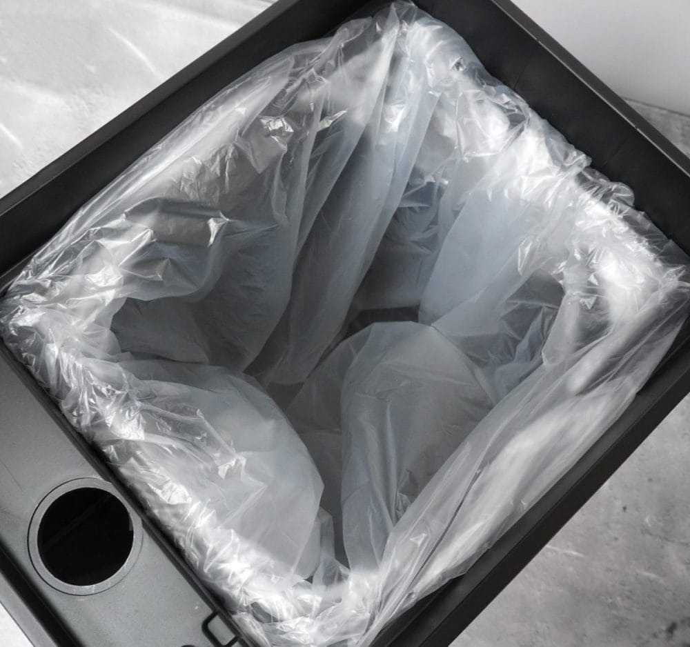 袋を自動で広げるゴミ箱「PITA BOX」30Lにゴミ袋をセットしてみた