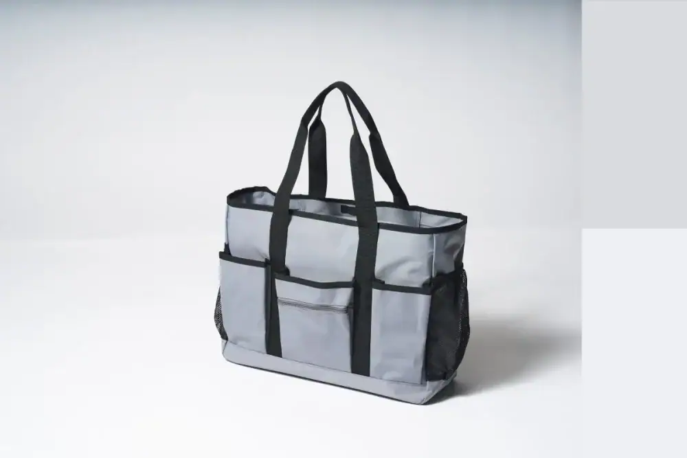 第1位 【ワークマン2,990円トートが衝撃】vsユニクロ・無印「ポケットの工夫が凄い」専門店が泣くレベルの最強バッグ決定戦