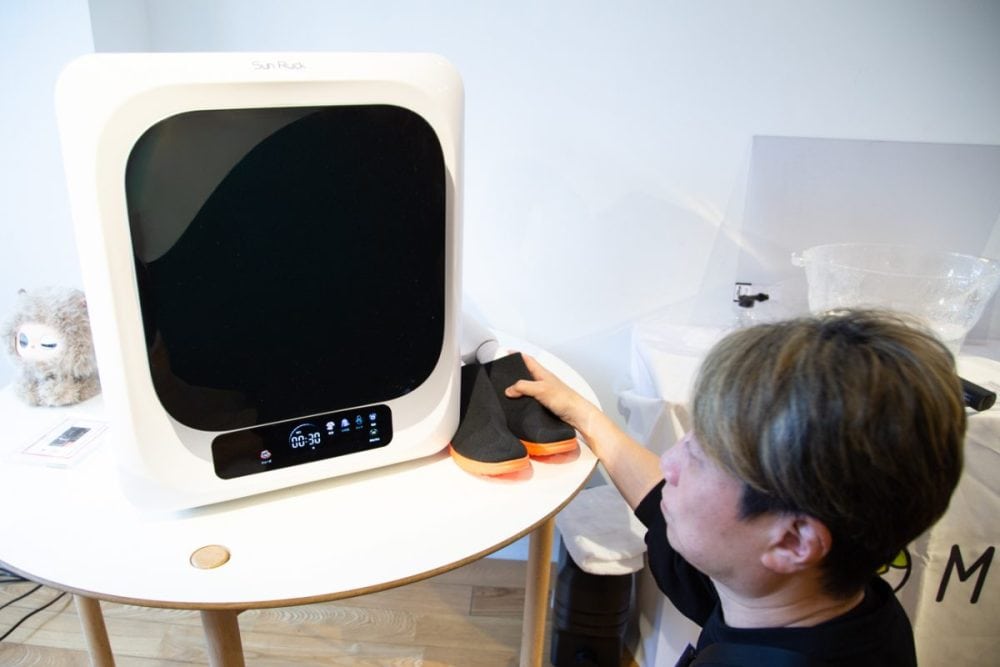 新しいモノや体験を応援購⼊できるMakuakeで先行予約開始となった「Smart Cube Dryer」は驚きのポータブルな衣類乾燥機
