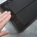 袋を自動で広げるゴミ箱「PITA BOX」30L。タッチセンサーで手を触れずにドアが開く