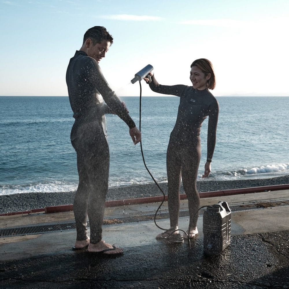 SUPやサーフィンならウエアからボードまで潮まみれ