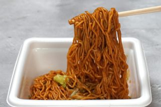 「このカップやきそばウマすぎ！」300円台で“高級店の味”!? 3月に食べて最高だった3杯【1位は和牛の甘み×わさびの衝撃】