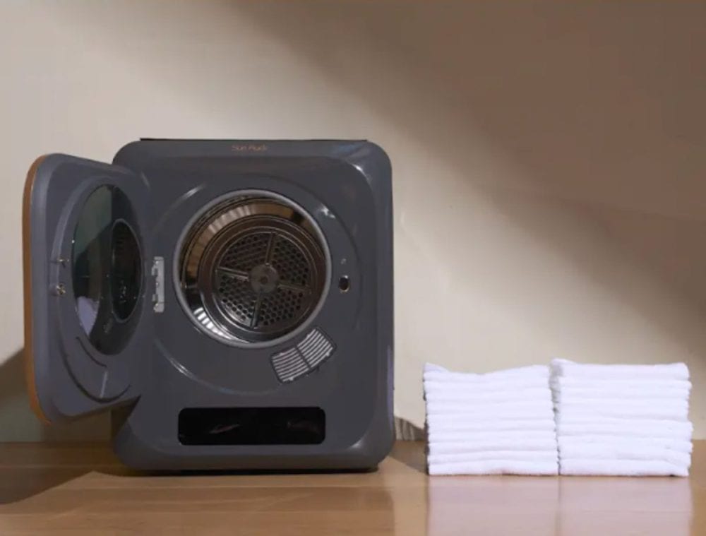 「Smart Cube Dryer」は販売元の衣類乾燥機シリーズ史上最高の乾燥効率と謳うほどの省エネモデルなっていて、1時間あたり15円と激安電気料を実現