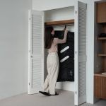 圧縮と吊り下げを一体化した「HANGPACK」により、これまでクローゼットを占領してきた大物がスッキリ