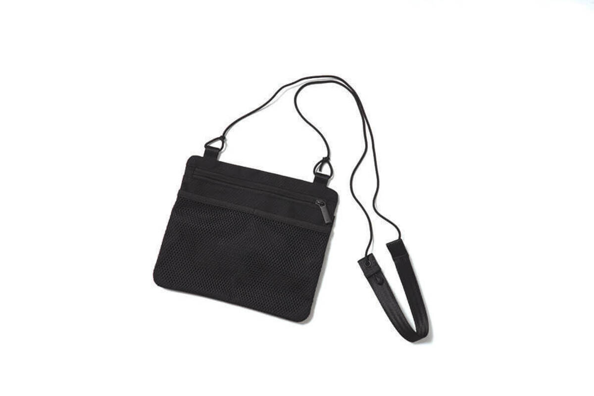 サコッシュになるポケットも便利