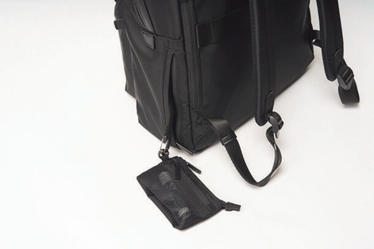 便利なポーチも付属