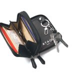 コイン収納は仕切り付き