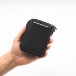 外装背面にもポケットを装備