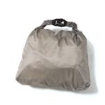 多目的に使えるドライバッグも同梱