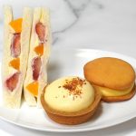 ローソン×八天堂コラボ。「とろ～りカスタードタルト」、「ふわふわかすダードサンド」、「カスタードフルーツミックスサンド」
